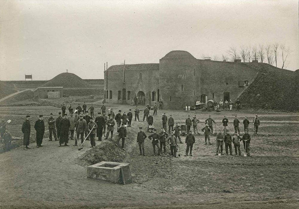 Binnenplein Fort Buitensluis 1914 - 1918